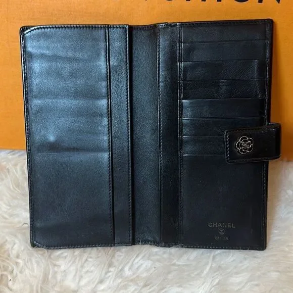 Chanel Camelia Wallet - Picture 4 of 16